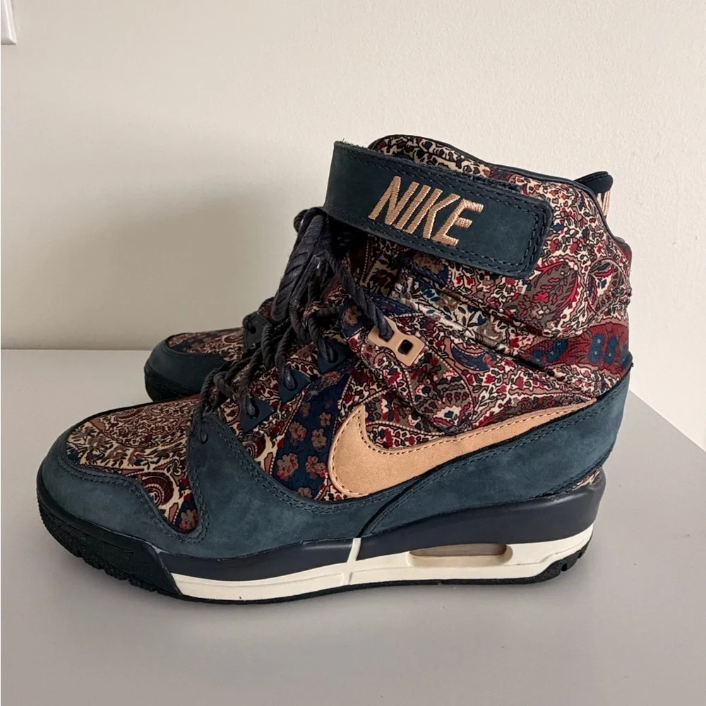 Nike Air Revolution Sky Hi Liberty - Picture 2 of 6